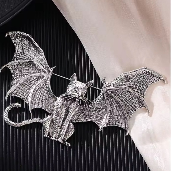 Vintage Bat Cat Silver Brooch - Picture 3 of 9